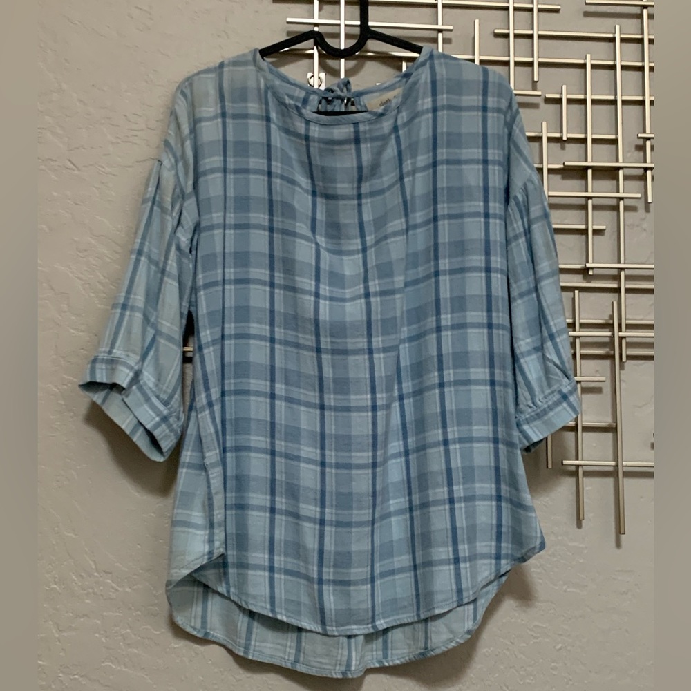 NWOT cloth & stone blue plaid top